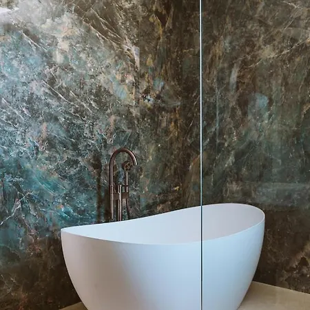 Serenity On The Cliff With Climatized Pool