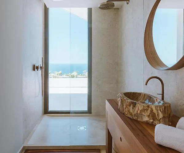 Serenity On The Cliff With Climatized Pool *