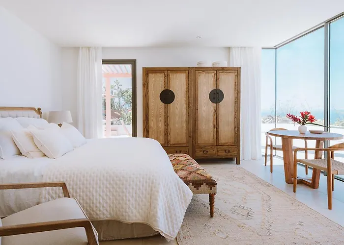 Serenity On The Cliff With Climatized Pool Villa