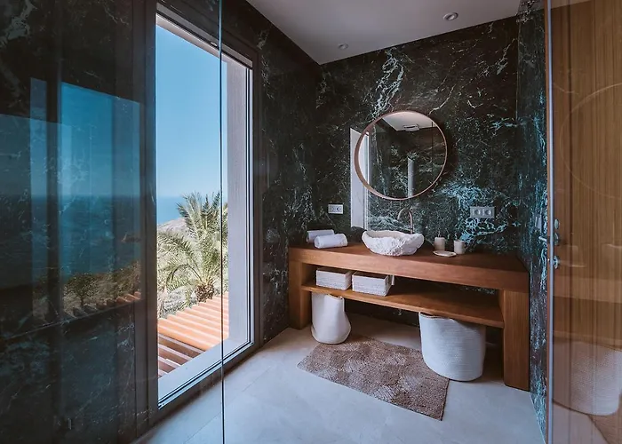 Villa Serenity On The Cliff With Climatized Pool