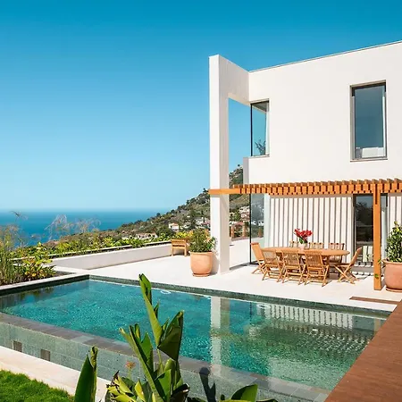Serenity On The Cliff With Climatized Pool *
