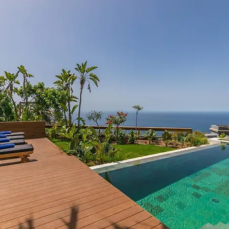 Serenity On The Cliff With Climatized Pool