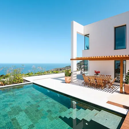 Serenity On The Cliff With Climatized Pool * Sauzal