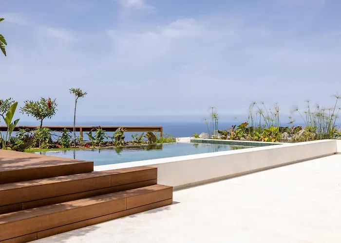 Вилла Serenity On The Cliff With Climatized Pool