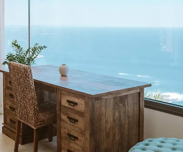 Serenity On The Cliff With Climatized Pool *