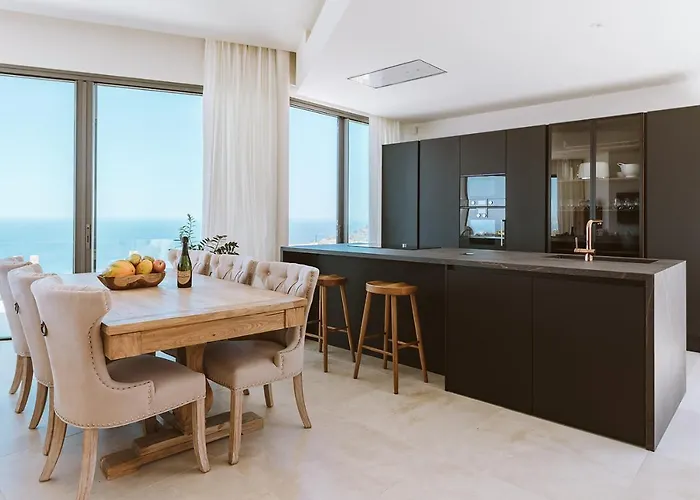 Serenity On The Cliff With Climatized Pool Вилла *