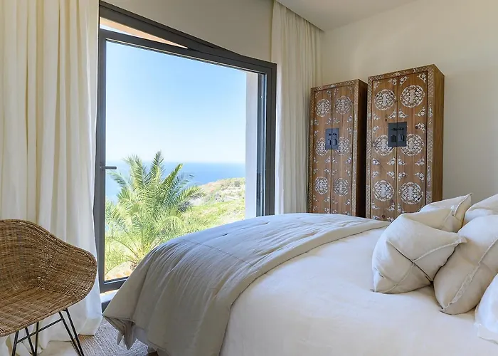 Вилла Serenity On The Cliff With Climatized Pool