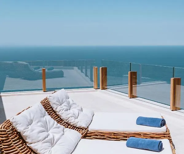 Serenity On The Cliff With Climatized Pool * Саусаль