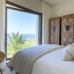 Villa Serenity On The Cliff With Climatized Pool