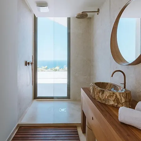 Serenity On The Cliff With Climatized Pool *