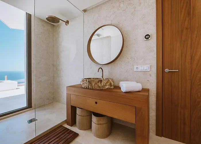 Villa Serenity On The Cliff With Climatized Pool