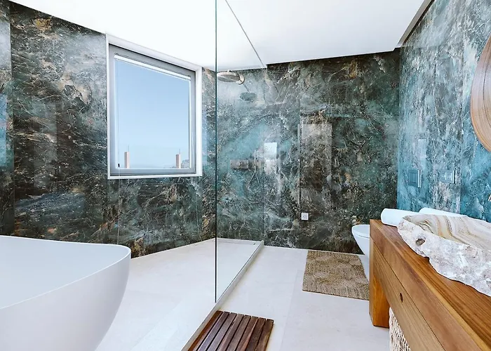 Serenity On The Cliff With Climatized Pool Villa *